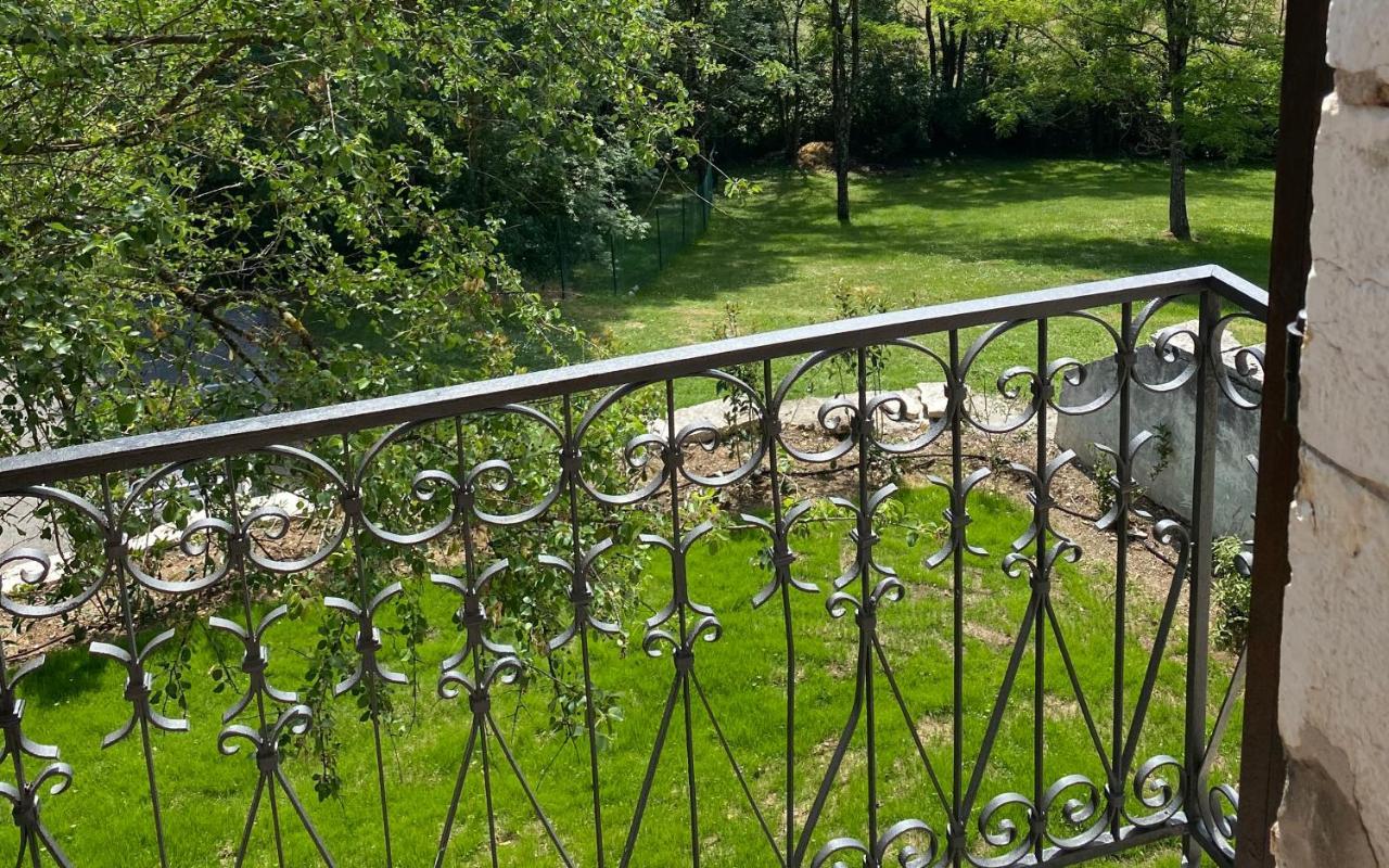 Le Domaine De Tizo Hotel Saint-Victor-de-Morestel Bagian luar foto