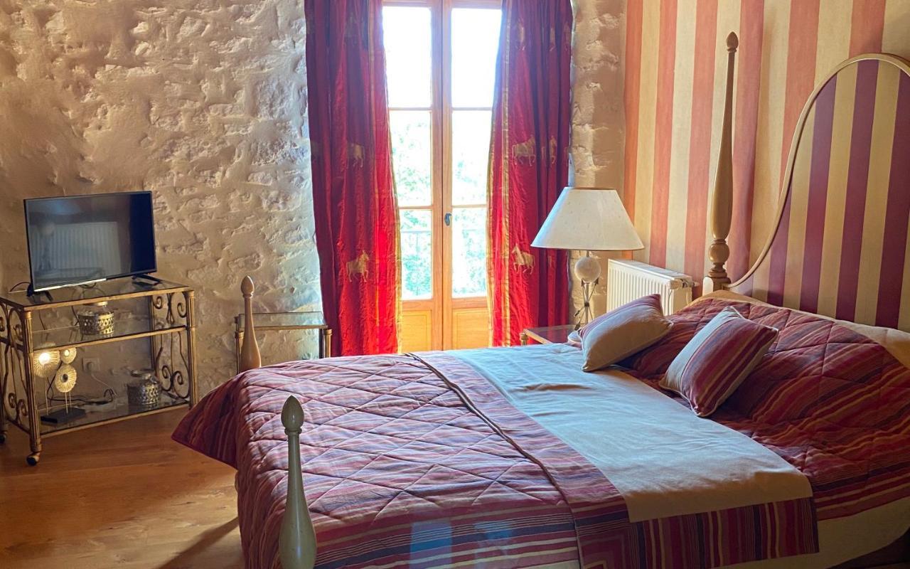 Le Domaine De Tizo Hotel Saint-Victor-de-Morestel Bagian luar foto